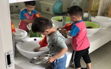 小班班务学期工作总结8篇