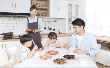 幼儿园小班健康《吃饭》教案8篇