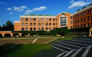 大学教师优秀事迹5篇