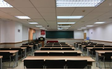 搬教室读后感7篇