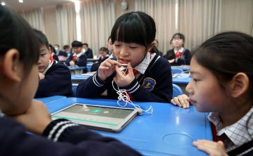高二年级数学老师工作总结5篇