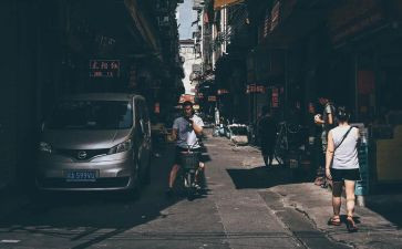 ?w在人间读后感推荐8篇